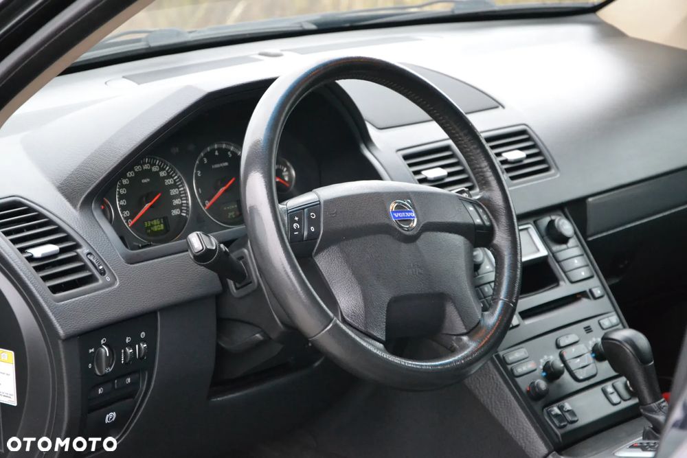 Volvo XC 90 2.5T Momentum - 2