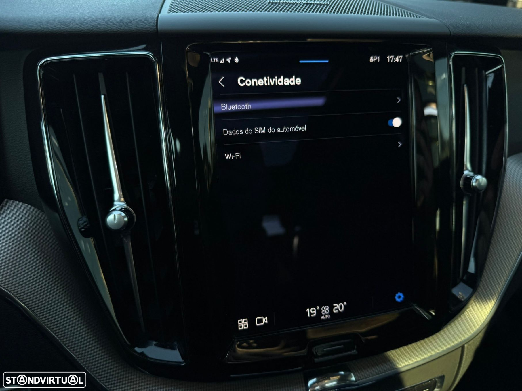 Volvo XC 60 2.0 T6 PHEV R-Design AWD - 52