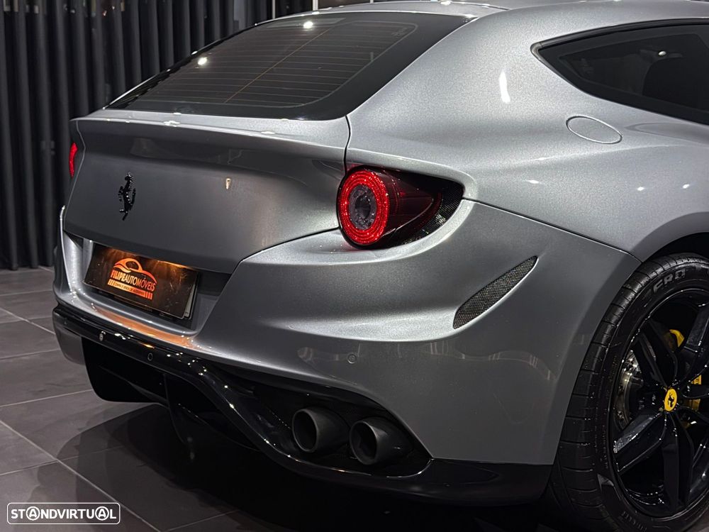 Ferrari FF - 10