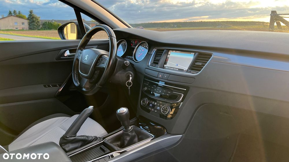 Peugeot 508 1.6 e-THP Allure S&S - 30