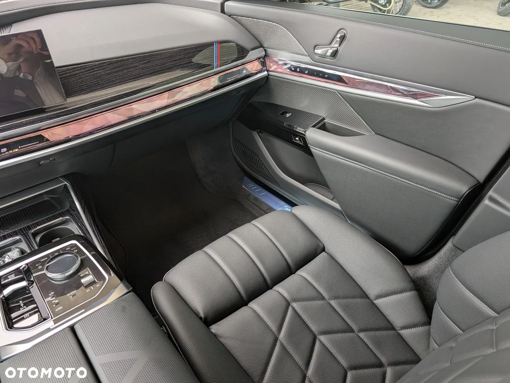 BMW Seria 7 740d xDrive mHEV M Sport sport - 13