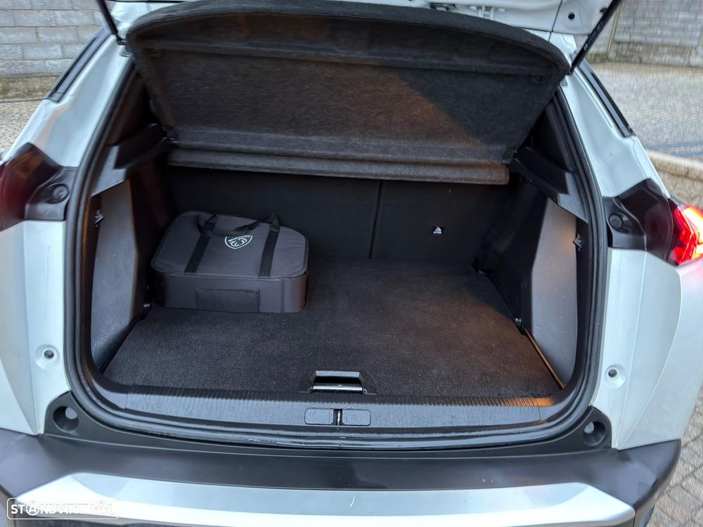 Peugeot e-2008 50 kWh SE Style - 17