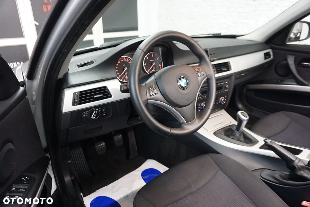 BMW Seria 3 318d - 20