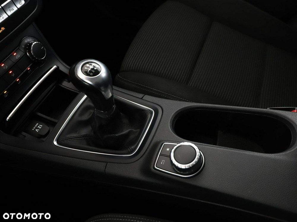 Mercedes-Benz Klasa B 180 Style - 27