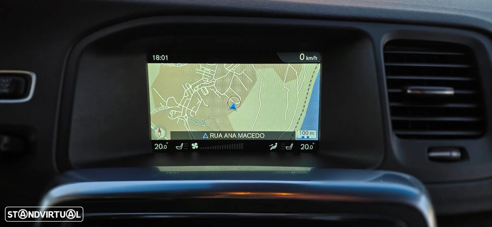 Volvo V60 2.0 D4 Momentum Geartronic - 18