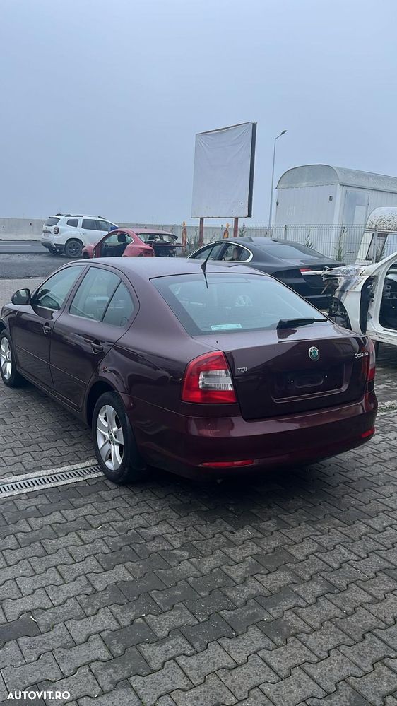 Dezmembram Skoda Octavia 2 facelift 1.6 diesel din 2012 - 4