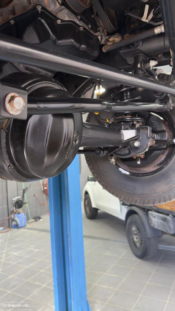 Land Rover Defender 110 DPF SE - 32
