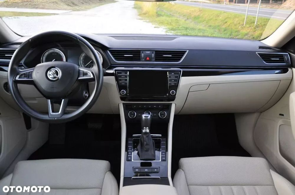 Skoda Superb 2.0 TSI L&K DSG - 18