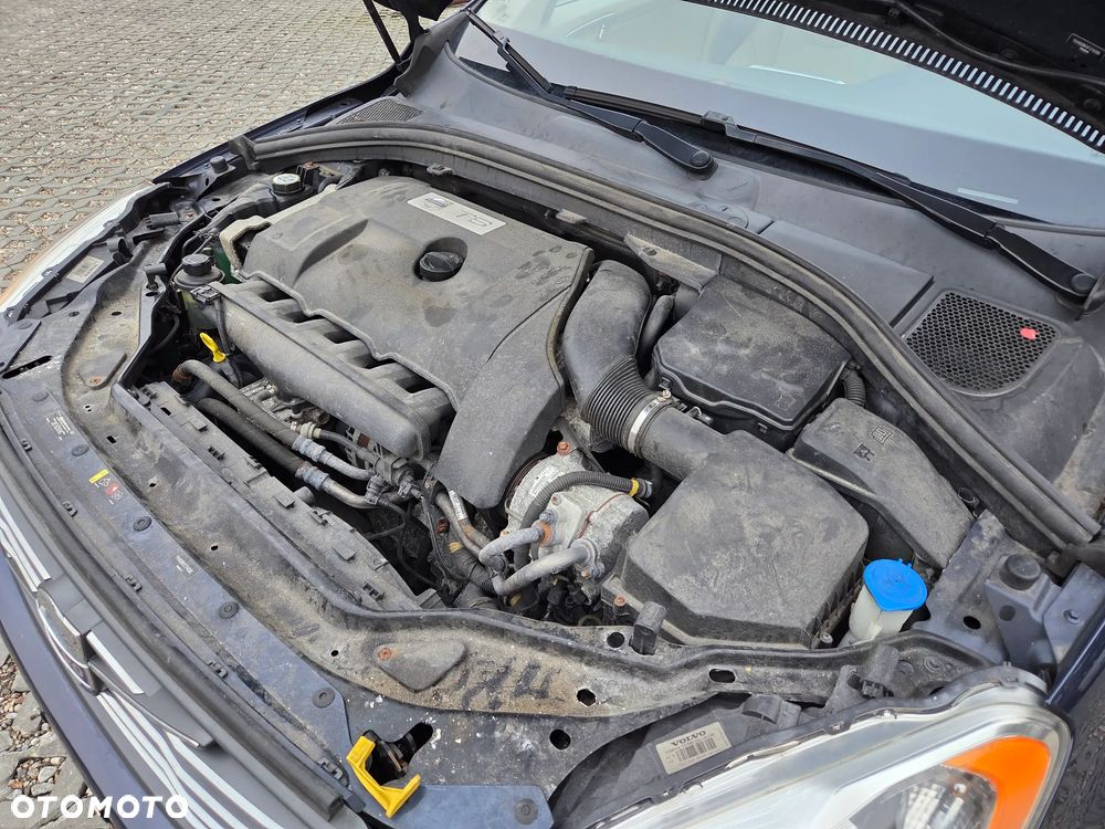 Volvo XC 60 T6 AWD Momentum - 29