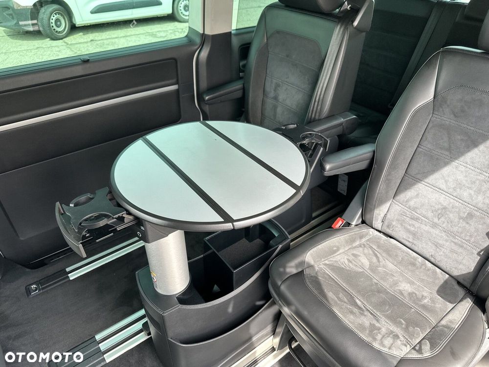 Volkswagen Multivan - 37