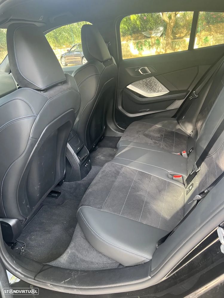 BMW 118 d Pack Desportivo M - 11