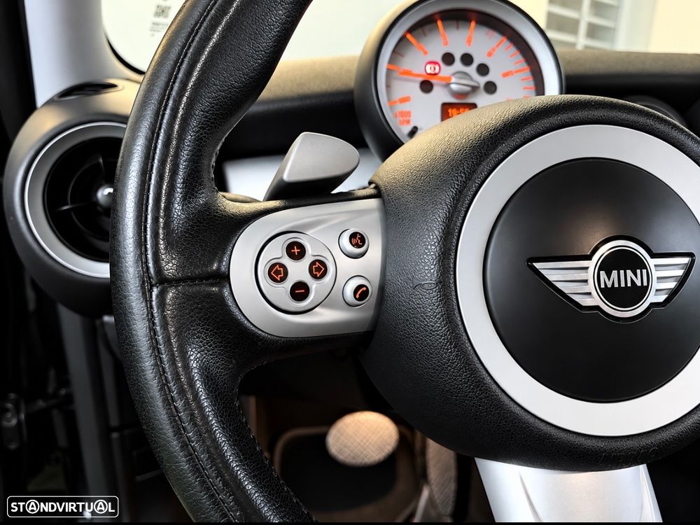MINI 3 Portas Cooper D Auto - 19