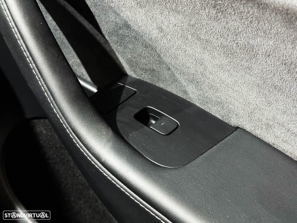 Tesla Model Y Long Range Dual Motor AWD - 34