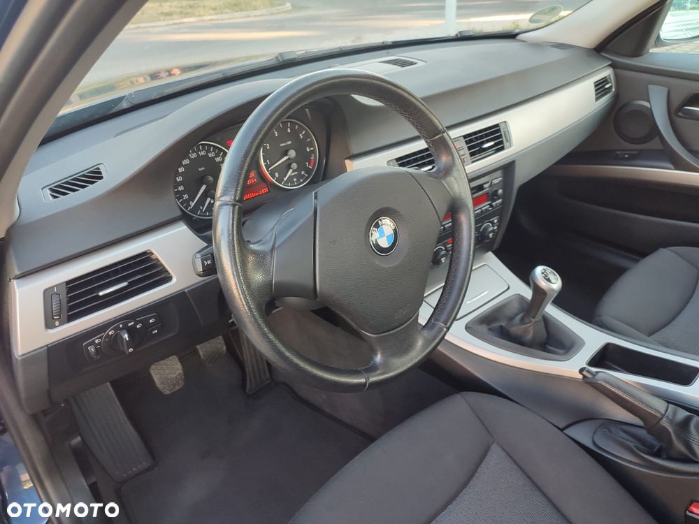 BMW Seria 3 - 22