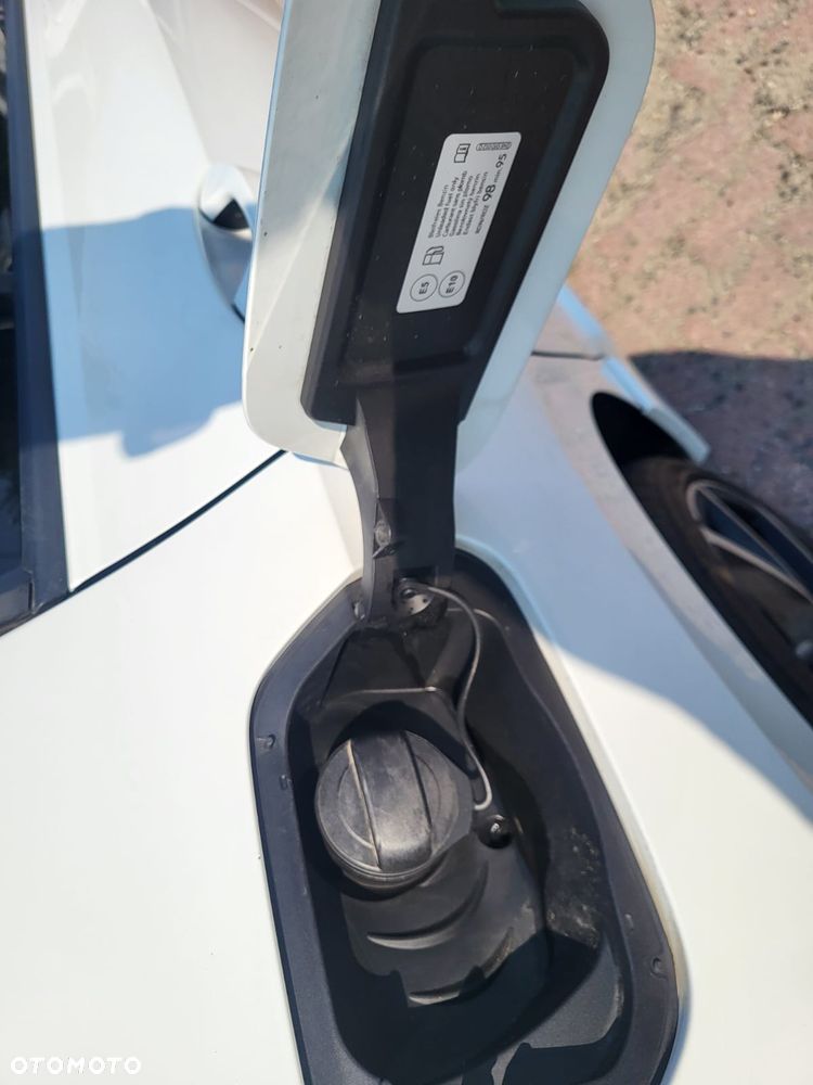 Volkswagen Golf - 6