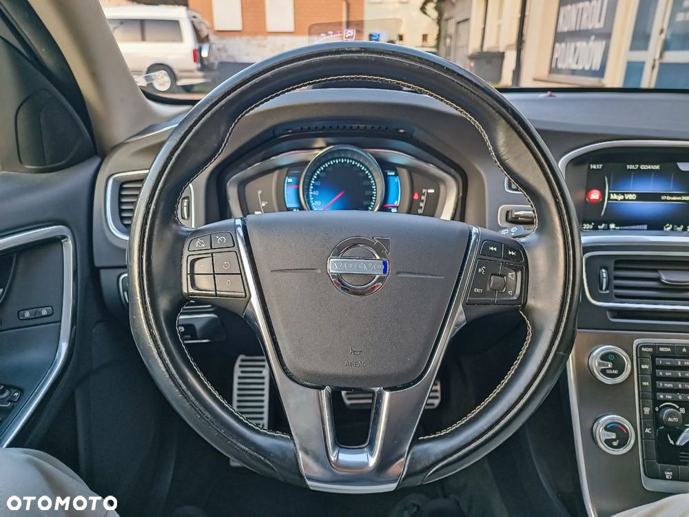 Volvo V60 D6 AWD Plug-in Hybrid Summum - 16