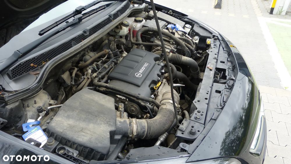 Opel Astra 1.4 Turbo Exklusiv - 32