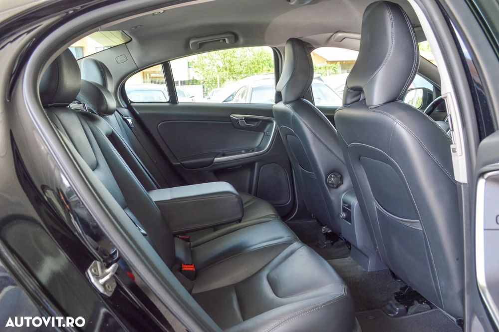 Volvo S60 D3 Geartronic Momentum - 26