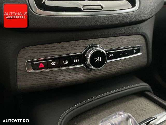 Volvo XC 90 - 33