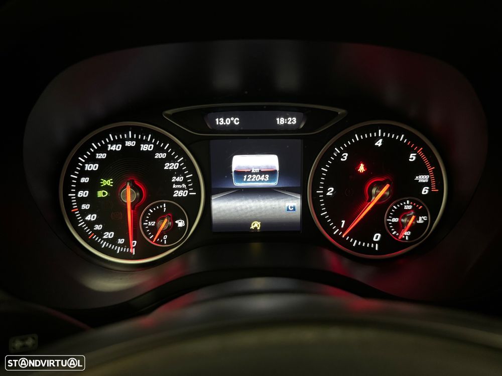 Mercedes-Benz B 180 d Urban - 32