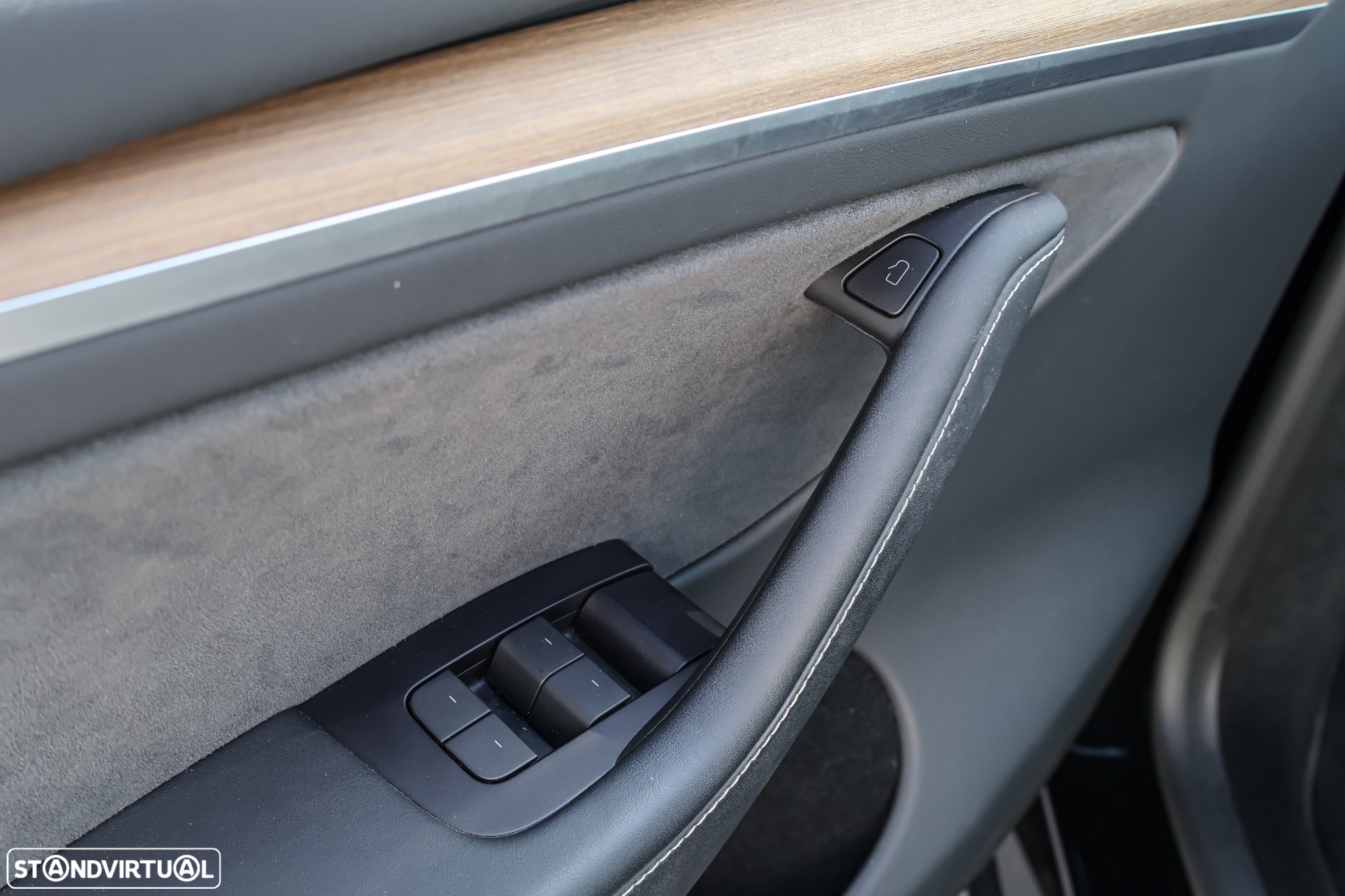 Tesla Model Y Tração Traseira - 24