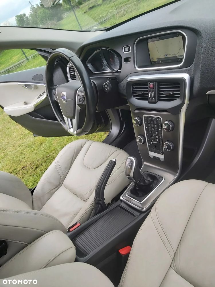 Volvo V40 D2 Summum - 24