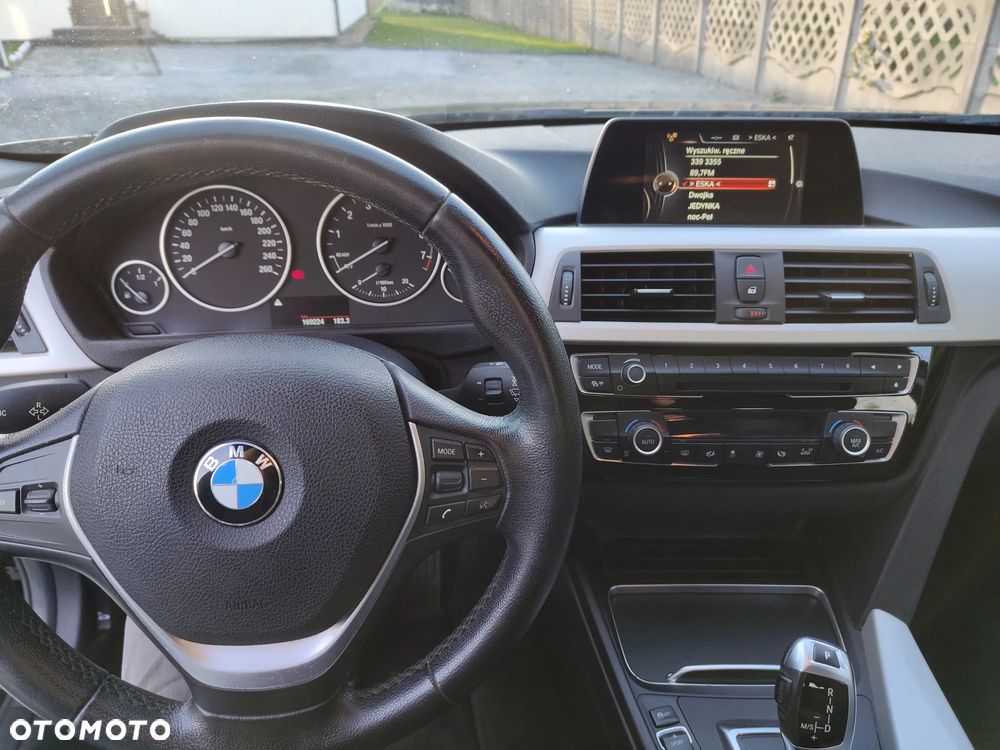 BMW Seria 3 318i - 7