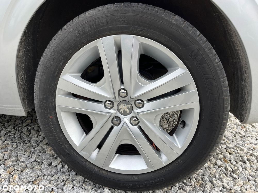Peugeot 208 1.2 PureTech Style - 23