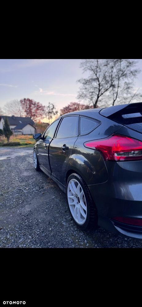 Ford Focus 2.0 EcoBoost ST - 3