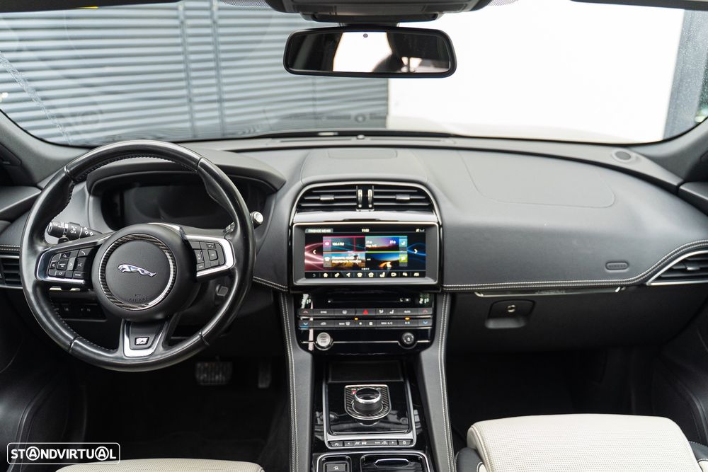 Jaguar F-Pace 20d Aut. R-Sport - 25