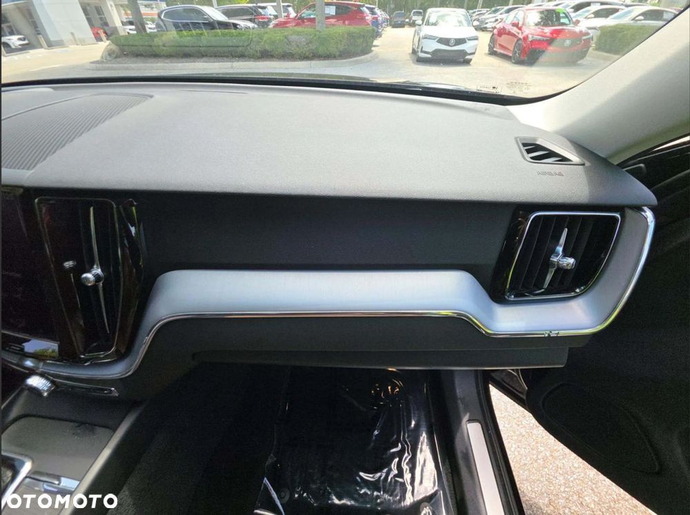 Volvo XC 60 T6 AWD Momentum - 11