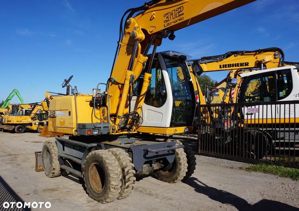 Liebherr A 312 - 3