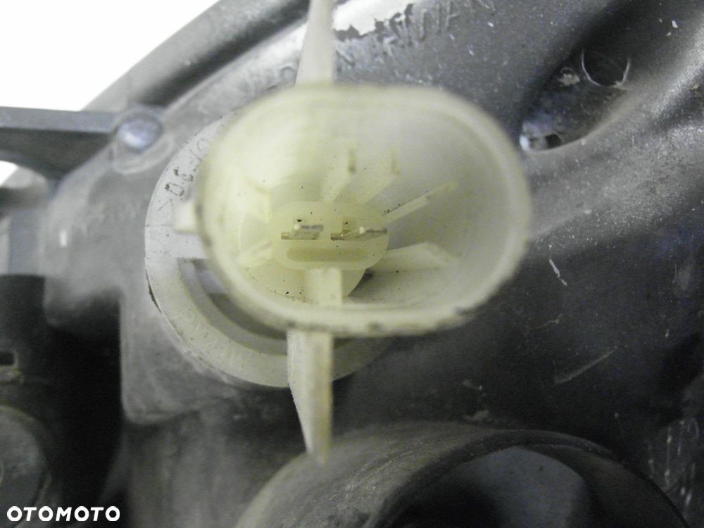 LAMPA PRAWA PRZEDNIA SKODA FABIA II - 4