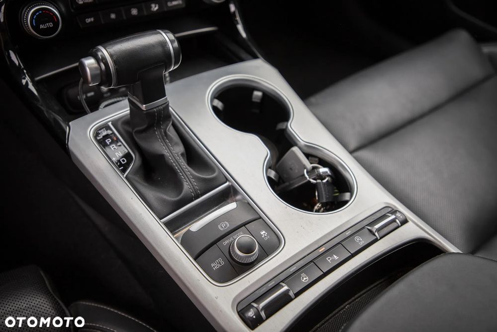 Kia Stinger 3.3 T-GDI V6 GT AWD - 24