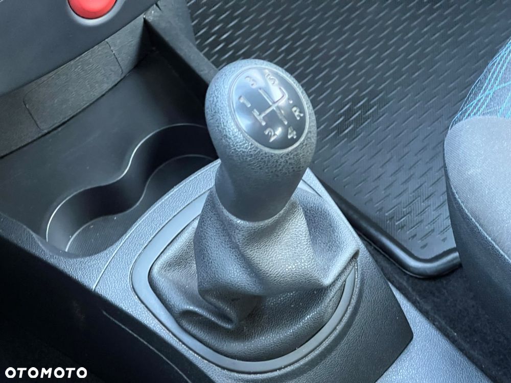 Renault Clio 1.4 Arctica - 26
