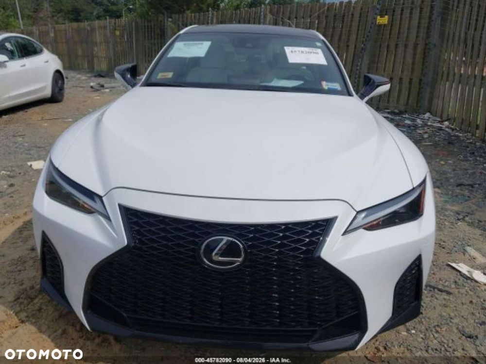 Lexus IS - 3