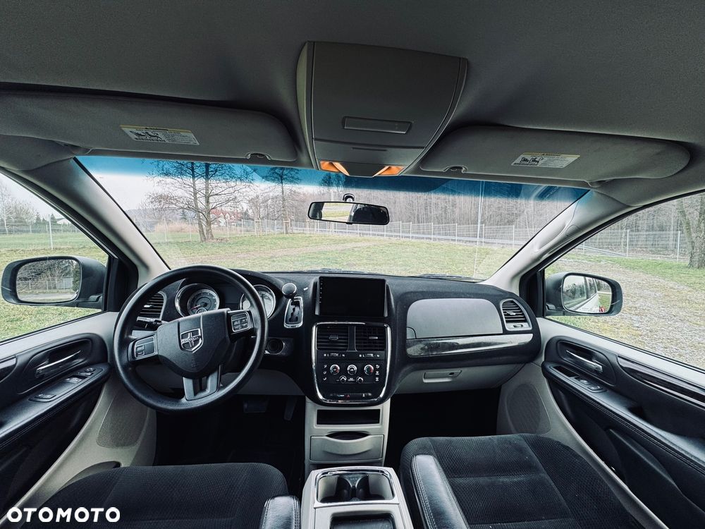 Dodge Grand Caravan - 9