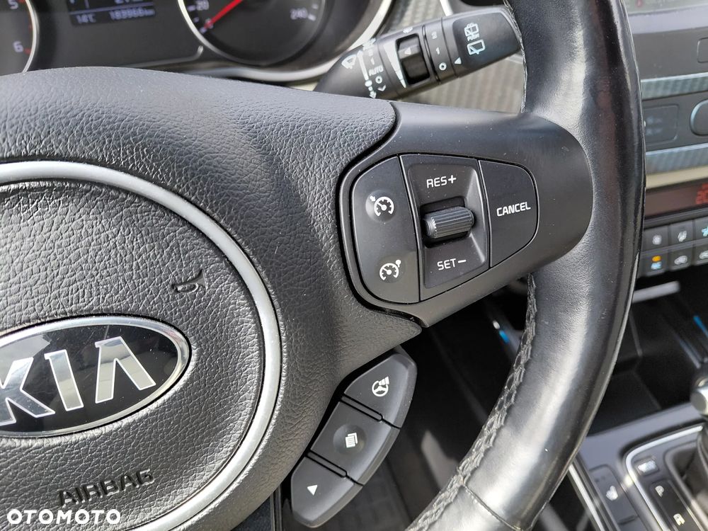 Kia Carens 1.7 CRDi Business Line 7DCT - 16