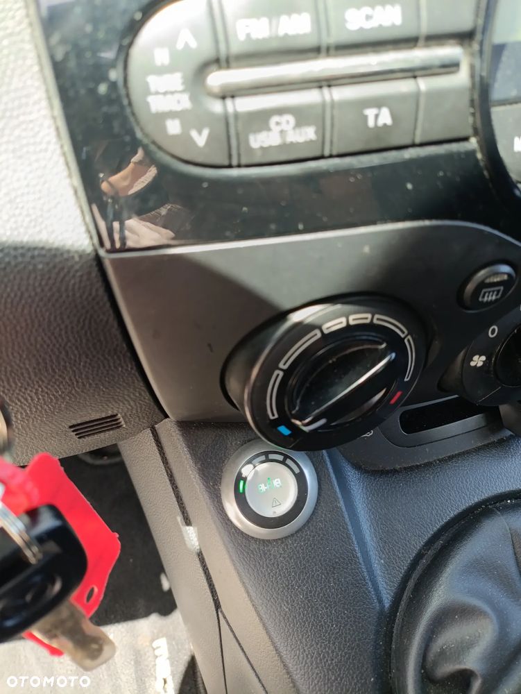 Mazda 2 - 10