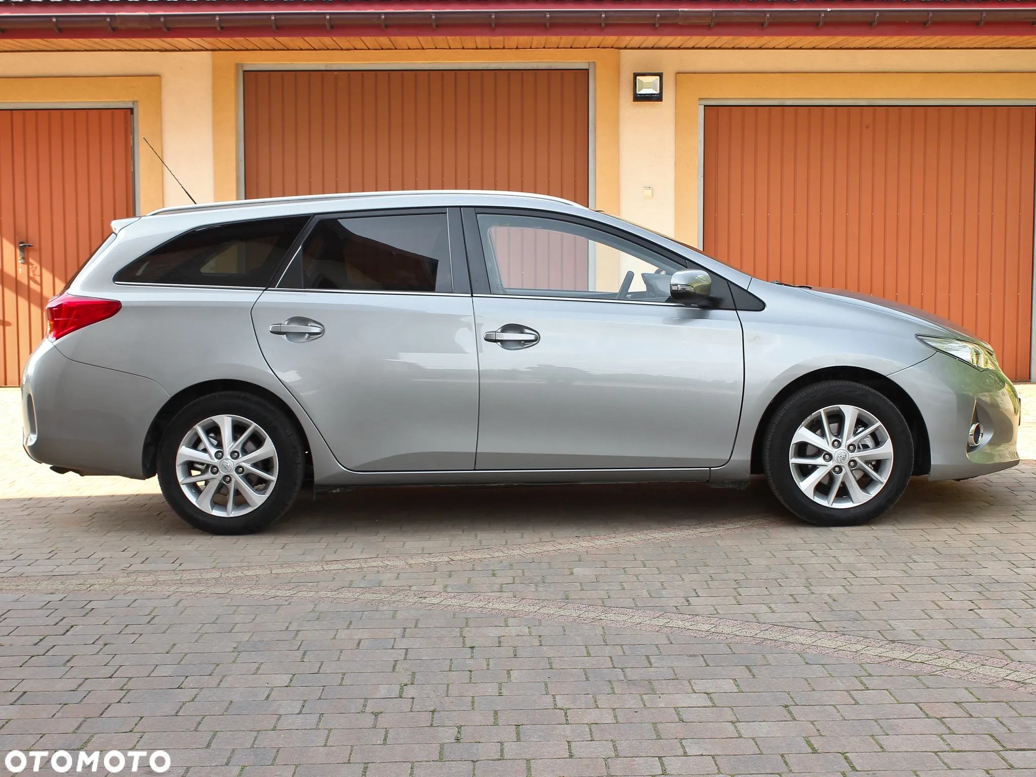 Toyota Auris 1.6 Premium - 13