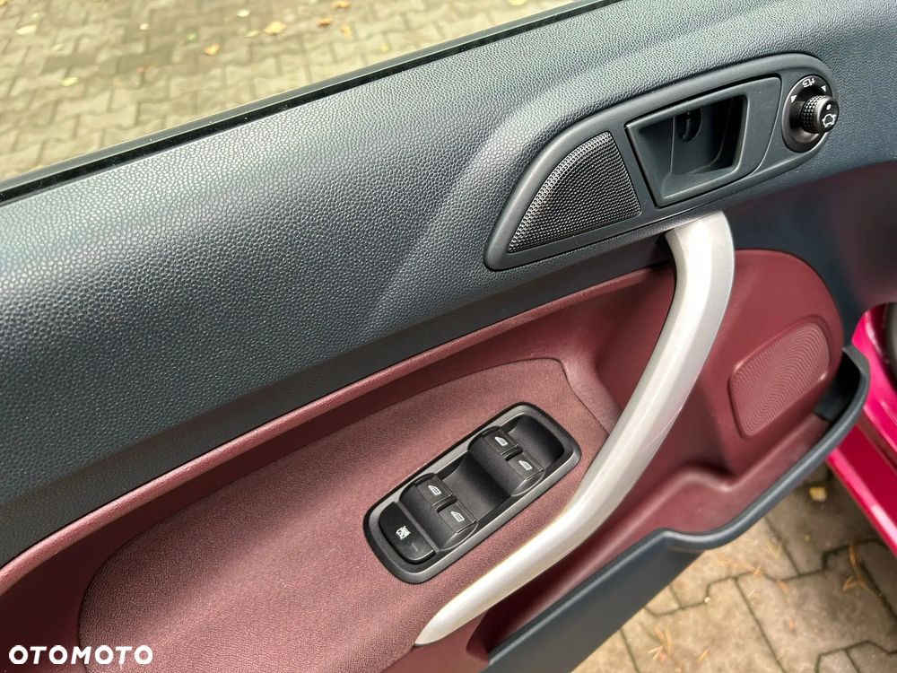 Ford Fiesta 1.6 Ti-VCT Titanium - 10