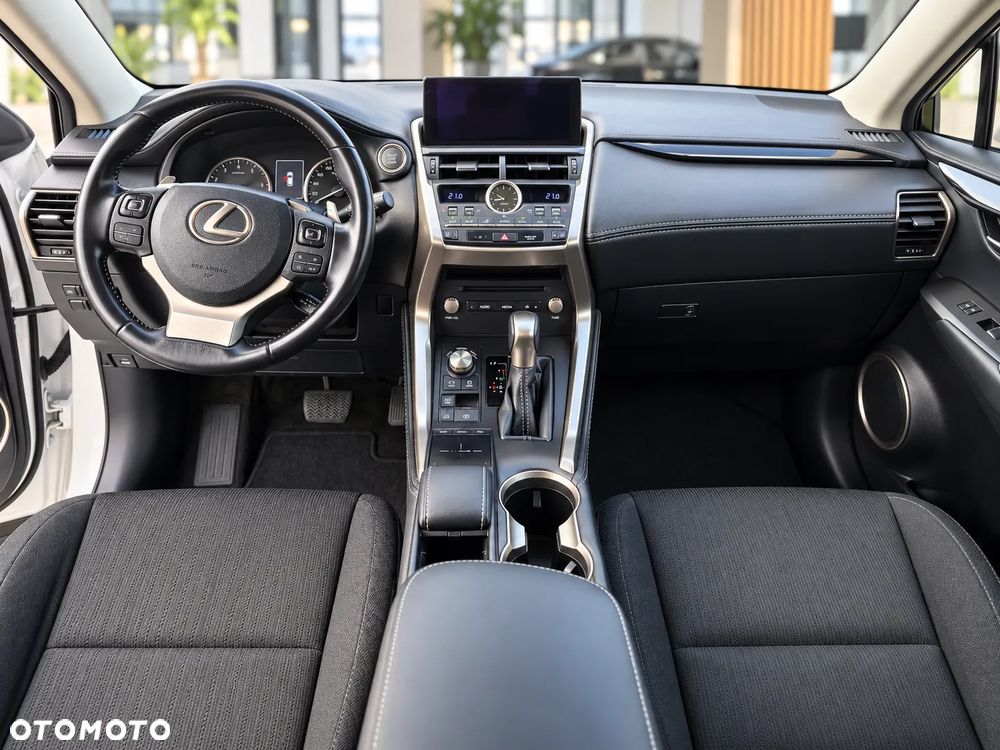 Lexus NX 300 Business Edition AWD - 25
