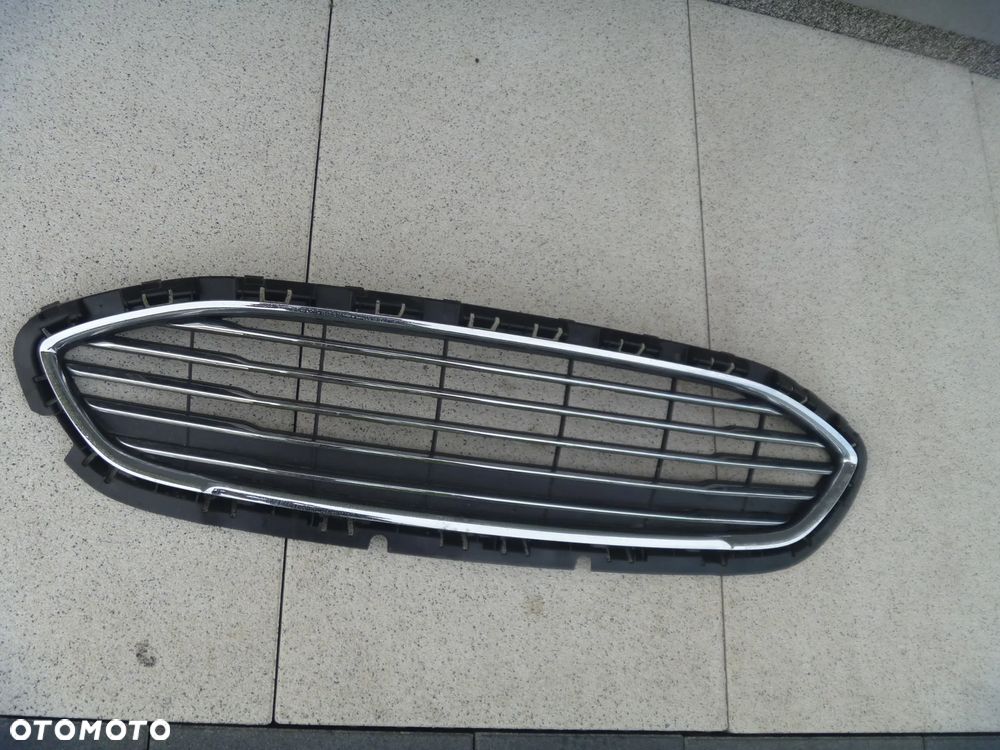FORD FIESTA MK8 ATRAPA GRILL ZDERZAKA PRZEDNIEGO IGŁA H1BB-8200-B - 3