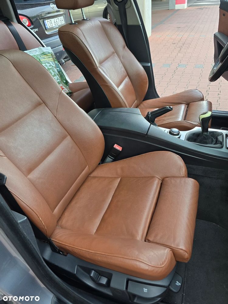 BMW Seria 5 525d - 28