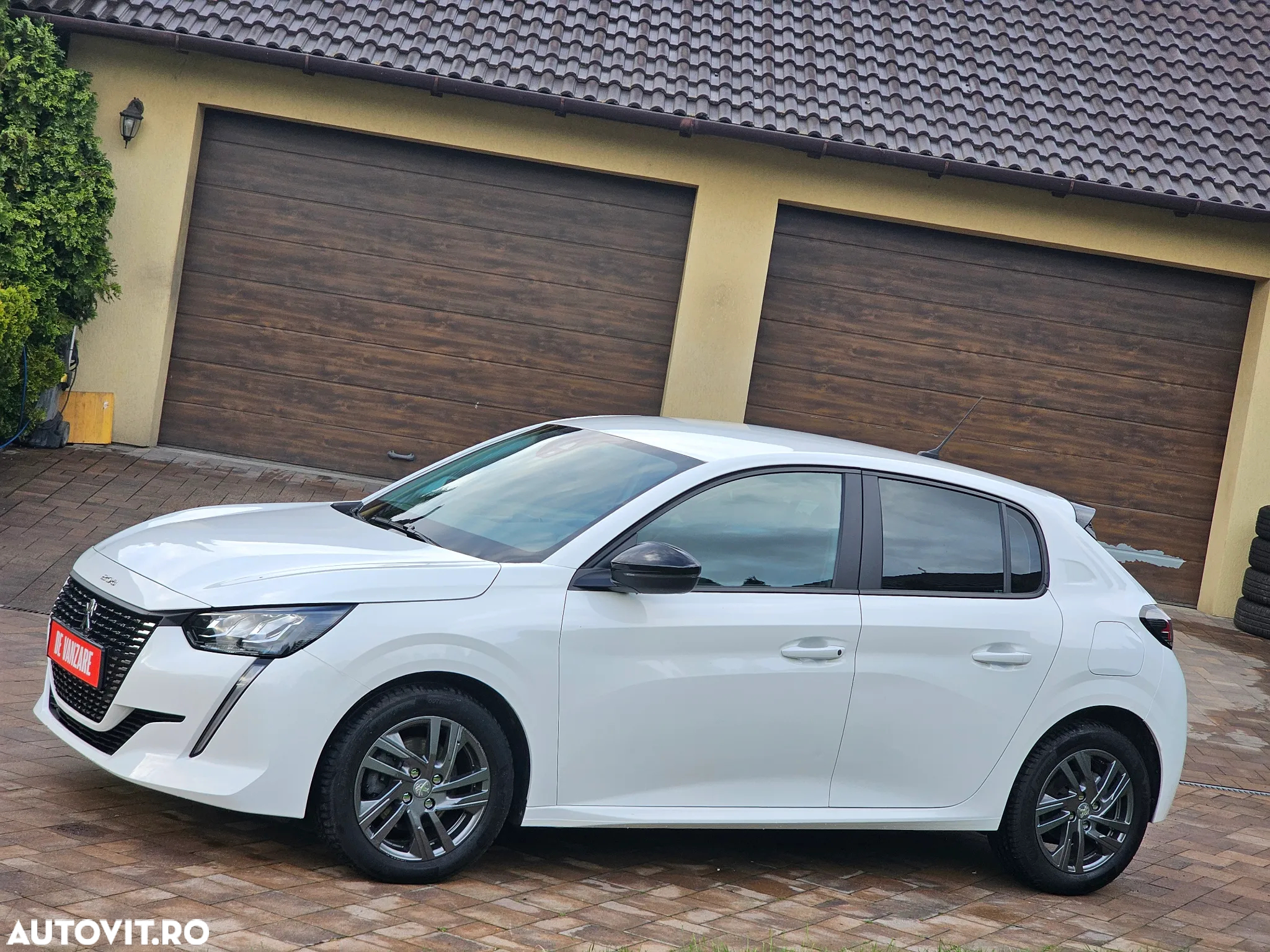 Peugeot 208 1.5 BlueHDi STT Allure - 8