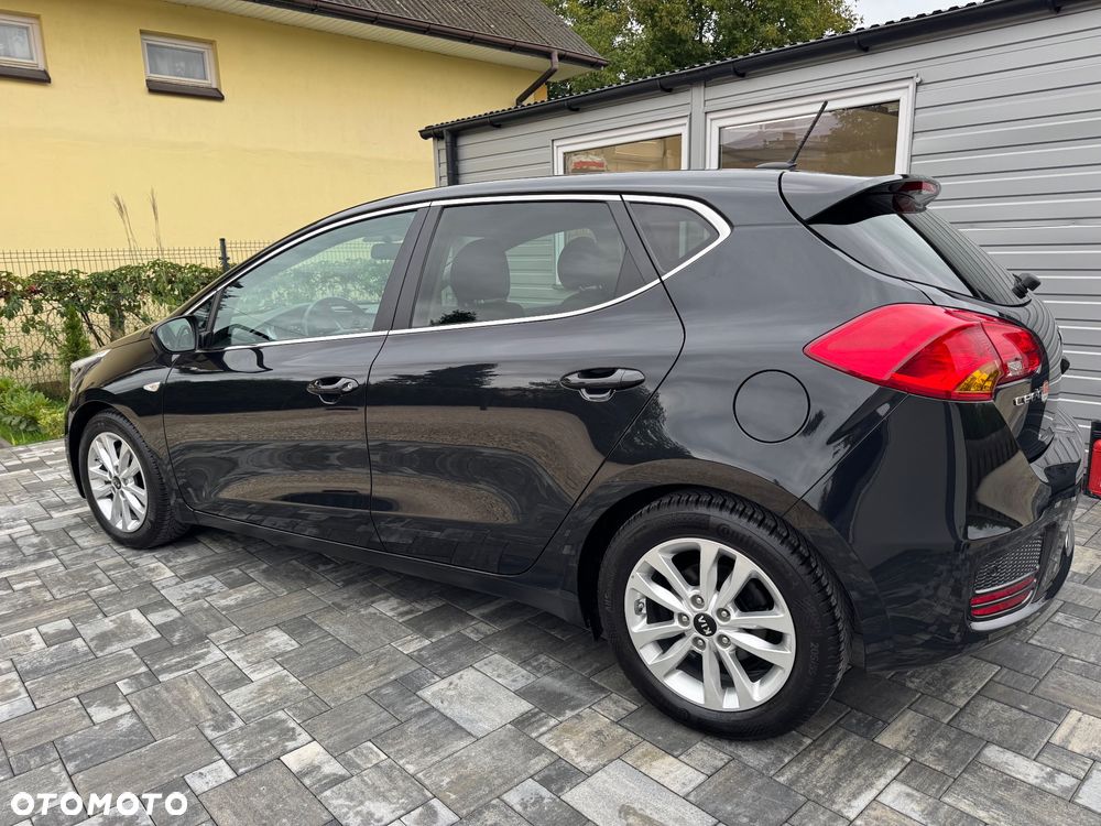 Kia Ceed 1.6 GDI Dream-Team Edition - 4