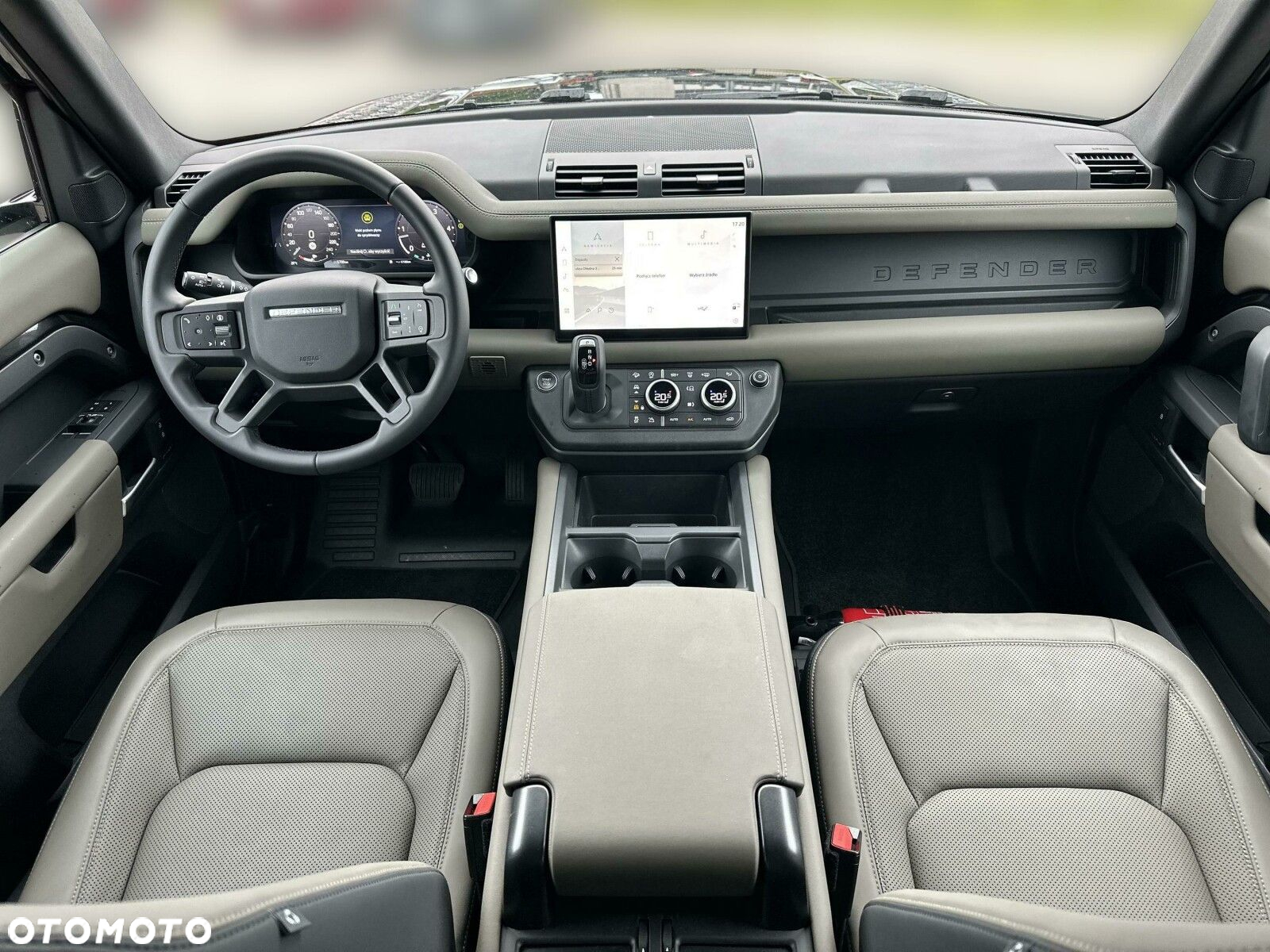 Land Rover Defender - 11