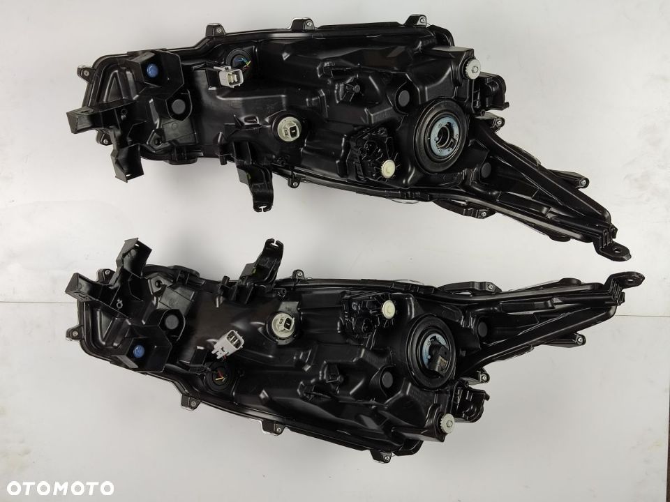TOYOTA COROLLA E21 SEDAN 19 22r Lampa Przód Prawa i Lewa - 8