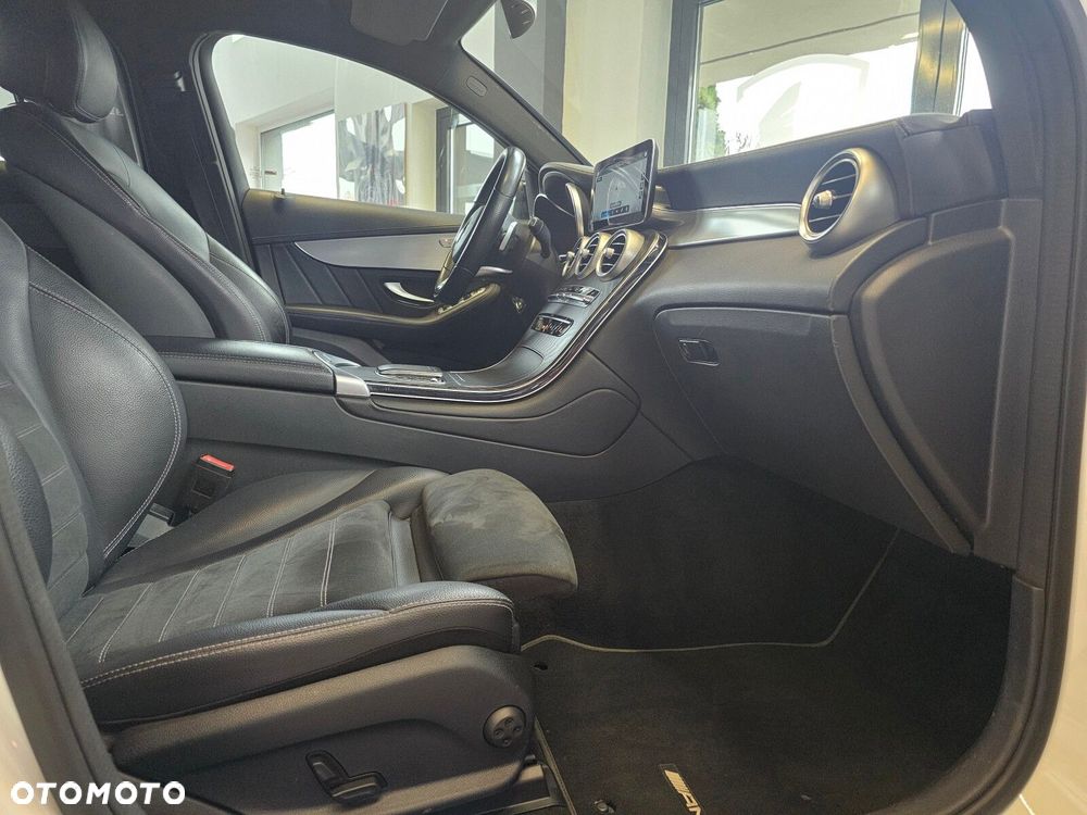 Mercedes-Benz GLC - 28