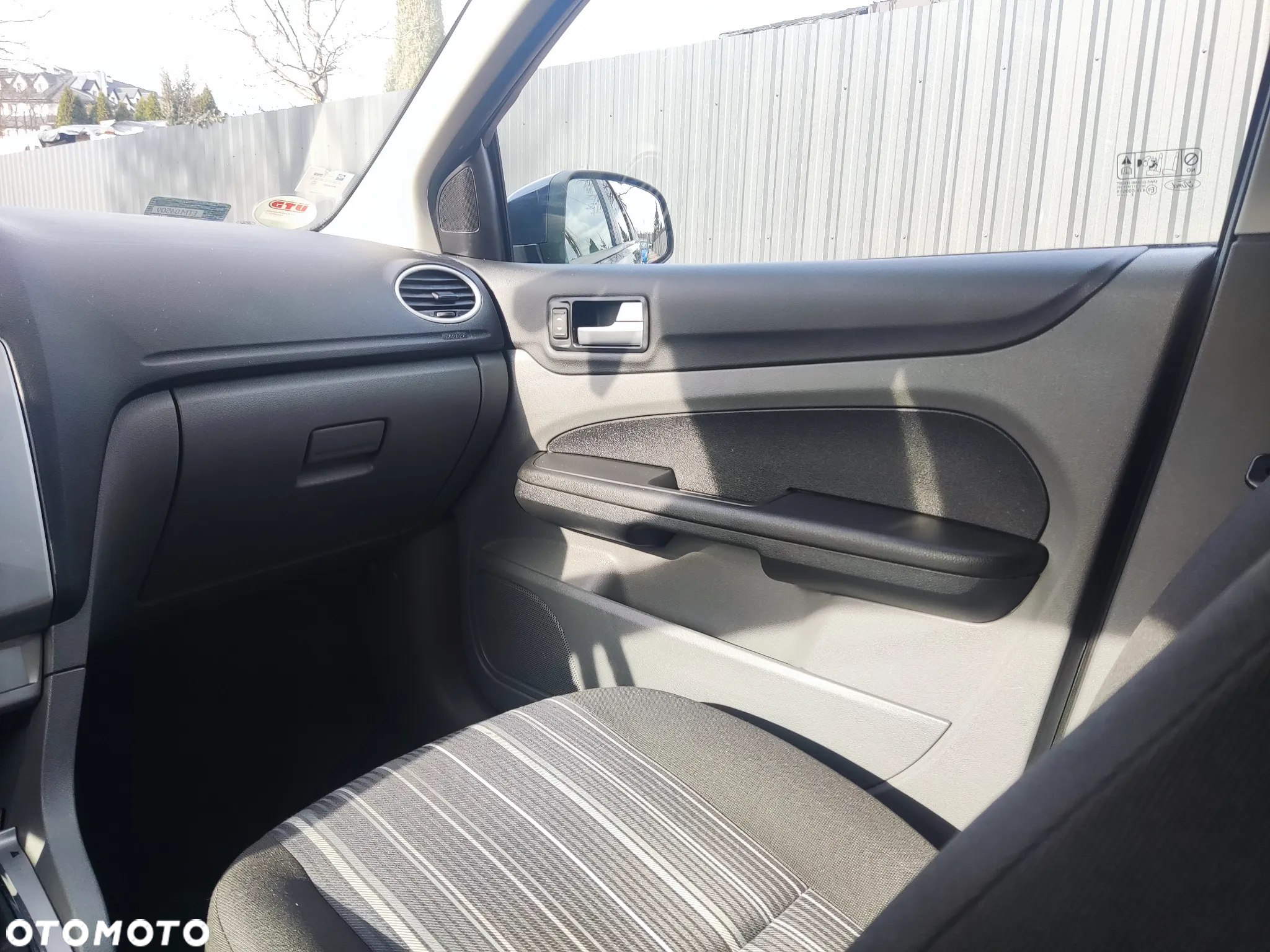 Ford Focus 1.6 16V Ambiente - 8